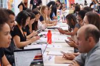 Mutirão Emprega Mais oferece 2 mil vagas e atende mais de mil pessoas em Curitiba