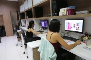 Paraná gerou 31,3 mil empregos para mulheres no 1° semestre, melhor resultado do Sul