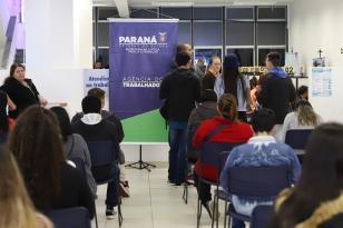 A poucos dias do Natal, Agências do Trabalhador têm 15,9 mil vagas no Paraná
