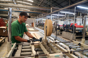 Do comércio à indústria: Paraná tem 27 mil vagas de emprego abertas em todas as regiões