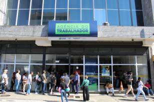 Paraná inicia 2026 com alta de 24,4% na colocação de trabalhadores via Rede Sine