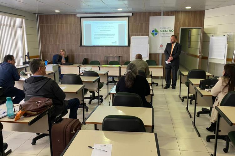 Governo do Estado promove curso de capacitação aos servidores das Agências do Trabalhador na Secretaria da Família, Justiça e Trabalho