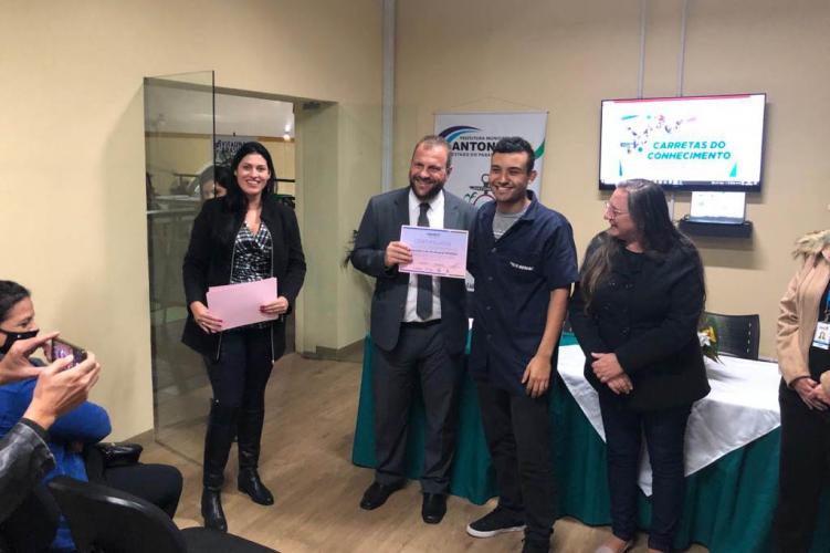 Carreta do Conhecimento forma mais uma turma em Antonina Foto: SEJUF Carreta do Conhecimento forma mais uma turma em Antonina Foto: SEJUF Carreta do Conhecimento forma mais uma turma em Antonina Foto: SEJUF Carreta do Conhecimento forma mais uma turma em Antonina Foto: SEJUF Carreta do Conhecimento forma mais uma turma em Antonina Foto: SEJUF Carreta do Conhecimento forma mais uma turma em Antonina Foto: SEJUF Carreta do Conhecimento forma mais uma turma em Antonina