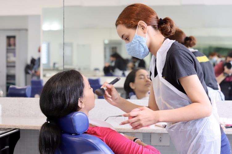 Desde 2019, mais de 15 mil adolescentes e jovens já foram beneficiados pelo programa Jovem Aprendiz