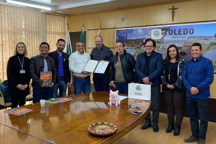 Estado apresenta políticas de emprego e atenção social a comitiva de autoridades do Peru