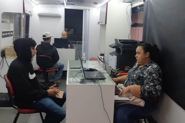 Emprega Mais Paraná encerra passagem pelo Oeste com mais de mil trabalhadores atendidos