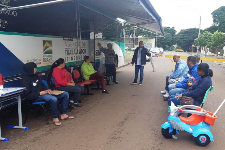 Emprega Mais Paraná encerra passagem pelo Oeste com mais de mil trabalhadores atendidos