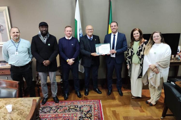 Agência do Trabalhador de Curitiba recebe Menção Honrosa pelos serviços prestados à sociedade -