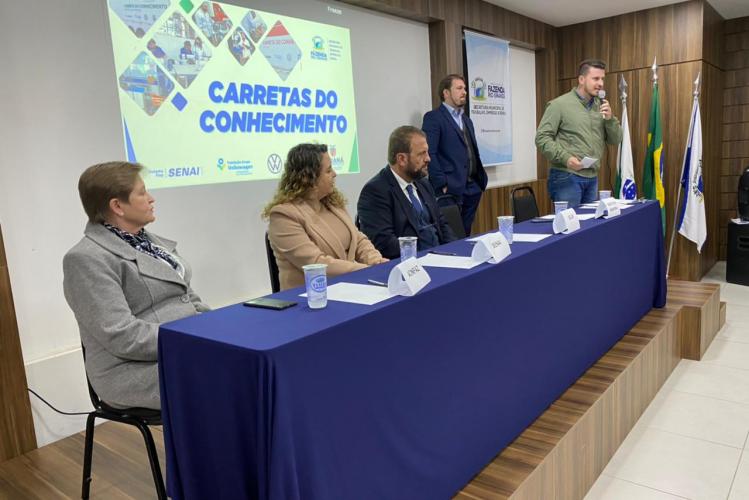 Carreta do Conhecimento forma turma de Automação Industrial em Fazenda Rio Grande -