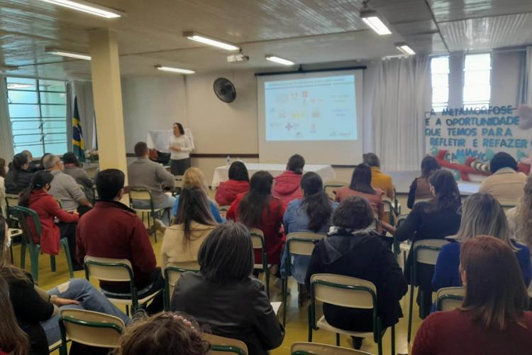 Sejuf vai capacitar 1.700 técnicos municipais para atuação no Programa Nossa Gente Paraná -