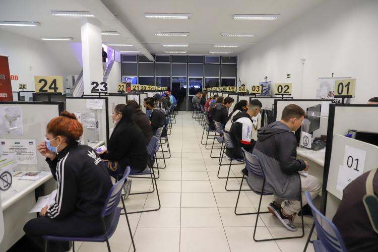 Carteira assinada: semana começa com 15,7 mil vagas nas Agências do Trabalhador