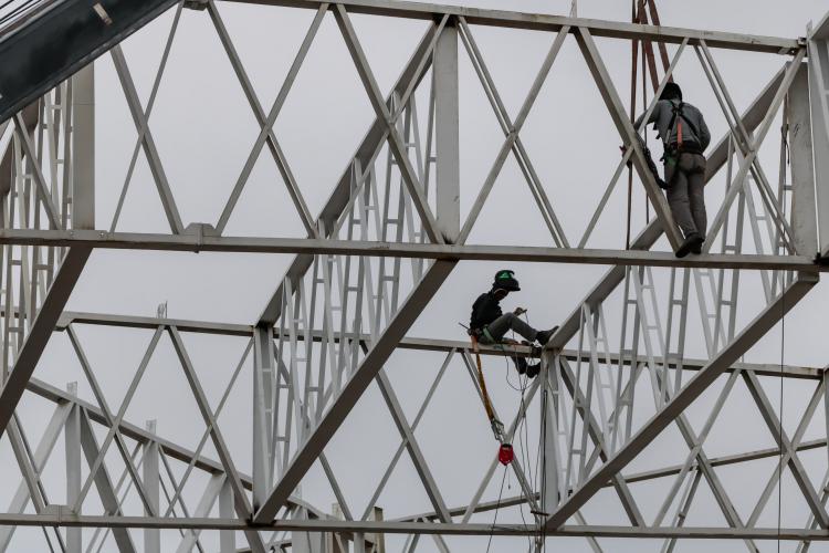 Paraná gera 100 mil empregos em nove meses e se consolida como líder da região Sul