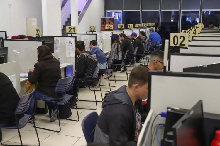 Agências do Trabalhador iniciam a semana com a oferta de 16.487 vagas, maior número do ano