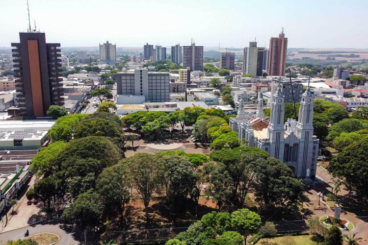 Oito em cada 10 cidades do Paraná tiveram saldo positivo na geração de empregos em 2023