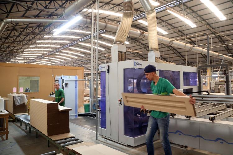 Paraná gerou 53,6 mil empregos para jovens e está em terceiro lugar no ranking nacional