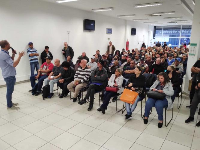 A Secretaria do Trabalho, Qualificação e Renda do Paraná inicia as atividades do Mês do Trabalhador com um mutirão voltado exclusivamente para pessoas com 50 anos ou mais. O evento será realizado na próxima quarta-feira, 7 de maio, das 9h às 16h, na Agência do Trabalhador de Curitiba, localizada na Rua Pedro Ivo, 503, no Centro.  A ação contará com a presença de mais de 20 empresas, que disponibilizarão mais de 1.000 vagas de emprego exclusivas para profissionais acima dos 50 anos