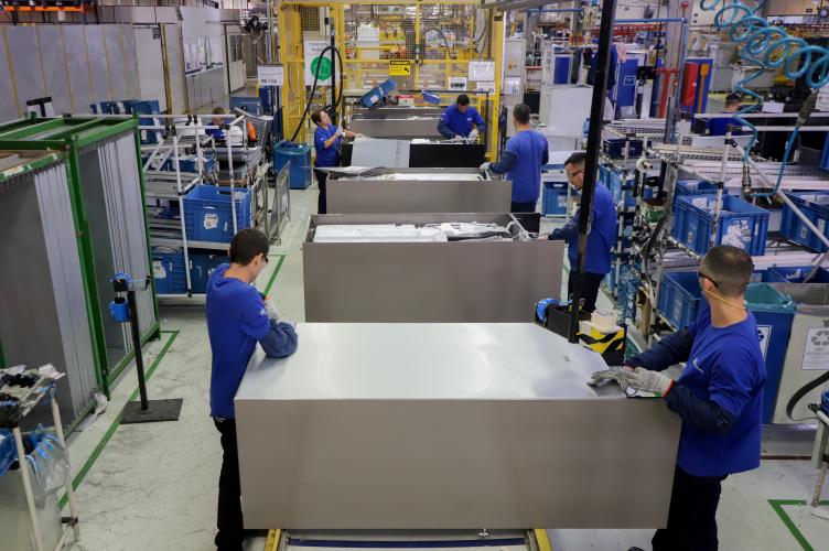 80% dos municípios paranaenses geraram novas vagas de empregos em fevereiro