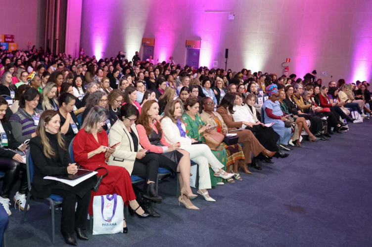 Foto conferência da mulher