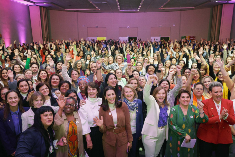 Foto conferência da mulher