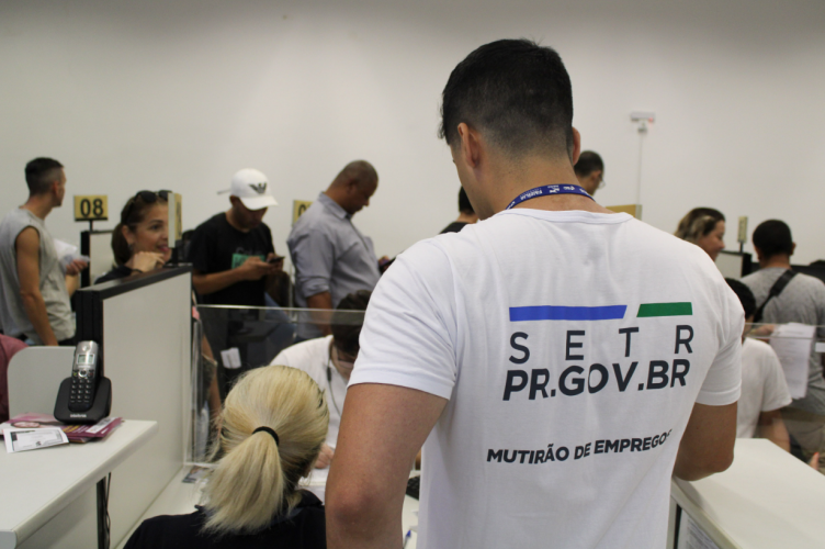Paraná inicia 2026 com alta de 24,4% na colocação de trabalhadores via Rede Sine