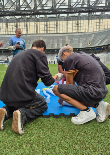 IMAGENS DO mutirão do estádio ao emprego