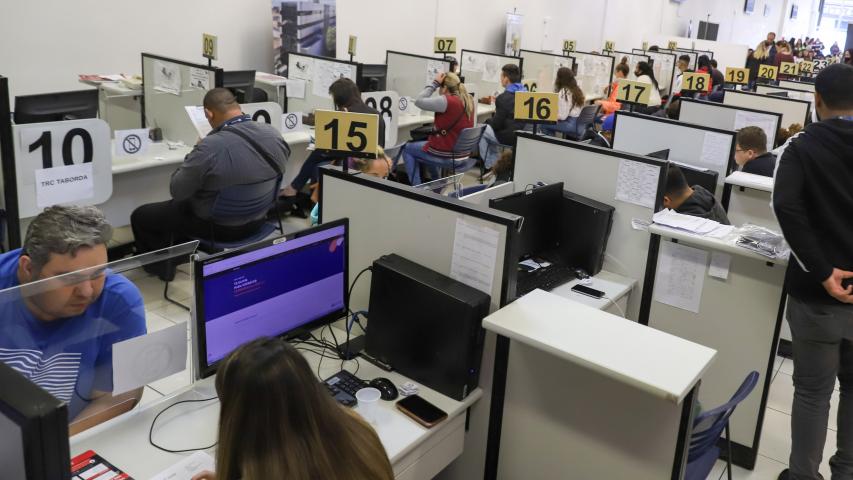Carteira assinada: semana começa com 15,3 mil vagas nas Agências do Trabalhador