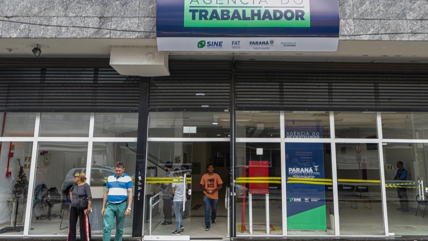 Paraná bate recorde em novembro e formaliza 15 mil contratações via rede Sine