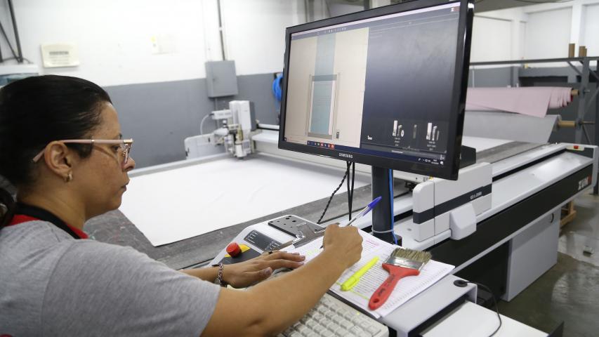Com 51,3 mil novos empregos, Paraná lidera geração de trabalho para mulheres no Sul