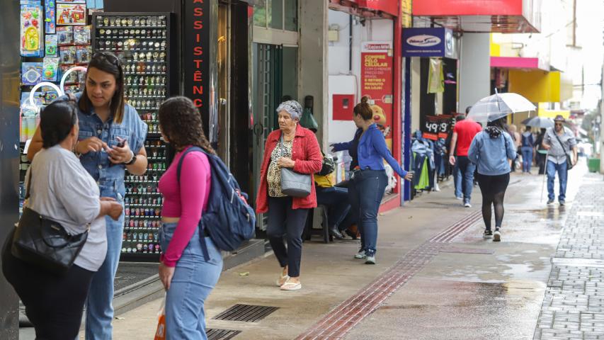 Fim de ano com carteira assinada: Agências do Trabalhador têm 16,8 mil vagas