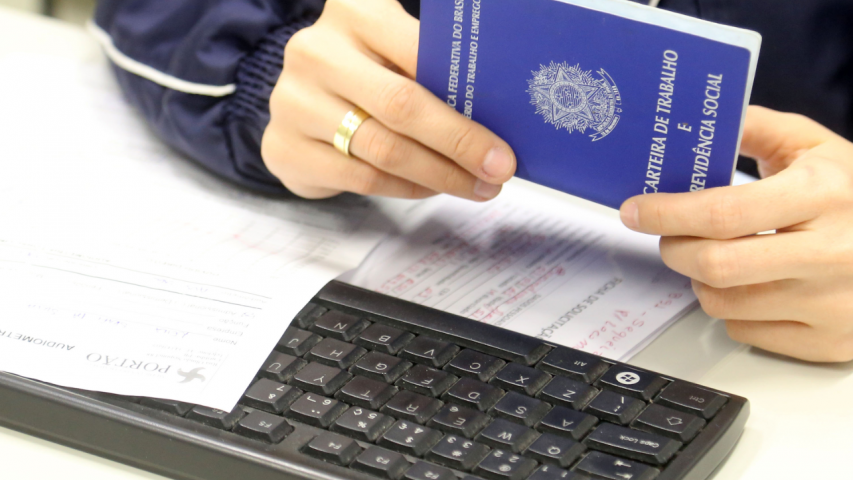 Mutirão de Empregos do Estado vai ofertar mais de 2 mil vagas em Curitiba no dia 28